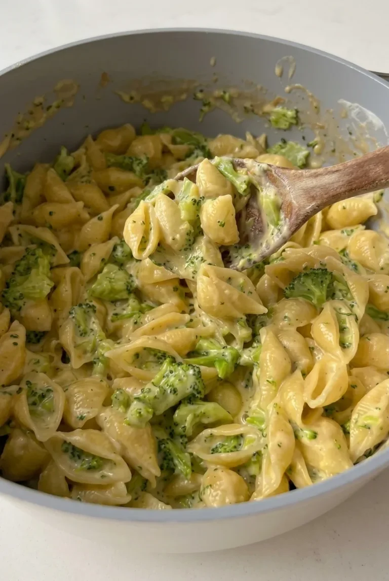 Healthy One-Pot Mac and Cheese with Broccoli